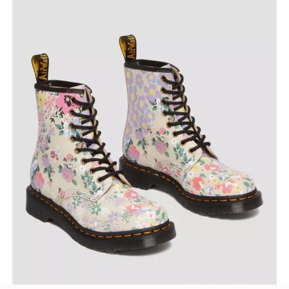 NWOB Doc Marten’s Pascal 1460 Floral Lace-Up Boots - Picture 1 of 8